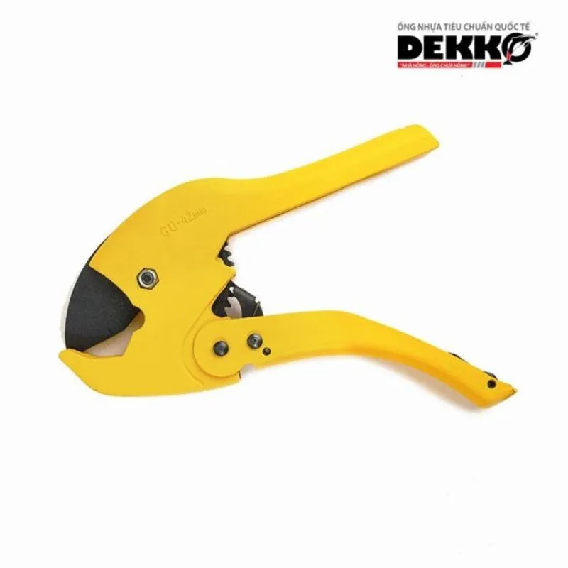 Kéo cắt ống nhựa