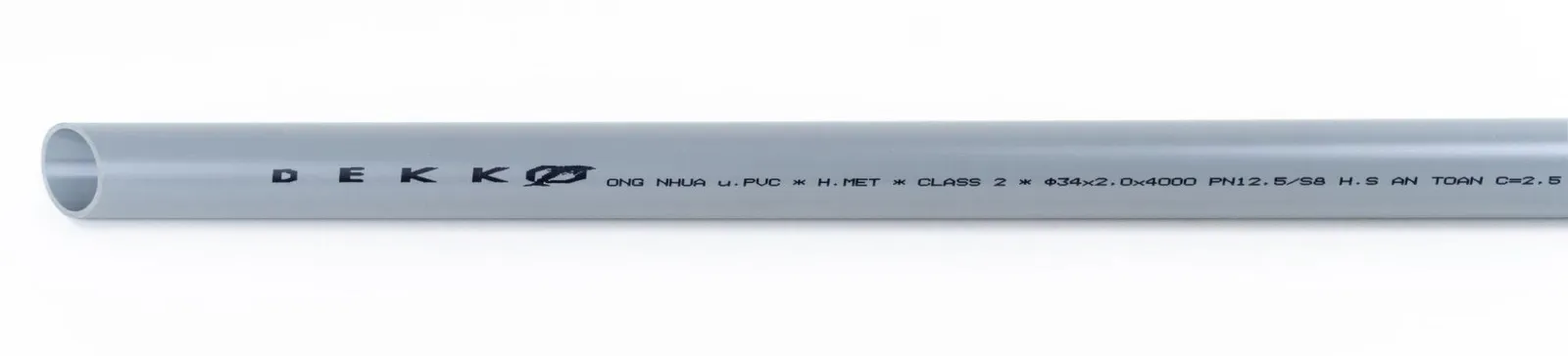 Ống nước phi 34 uPVC được sản xuất từ hợp chất PVC không hóa dẻo