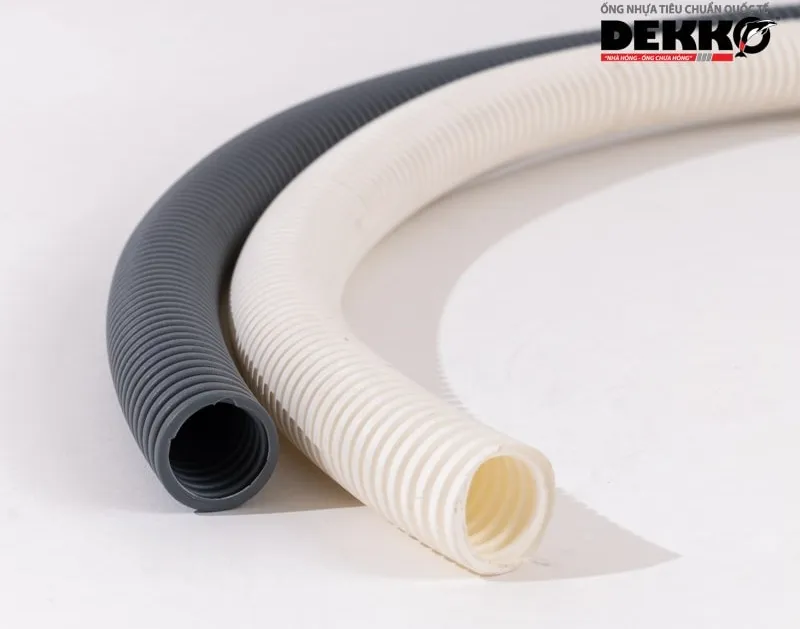 Các gân ống đồng đều và không có vết nứt, vết rách
