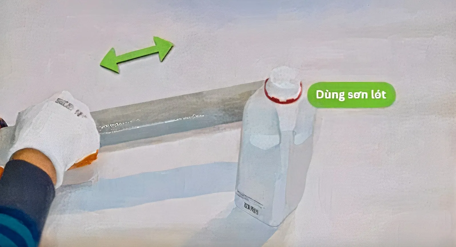 Quét một lớp sơn lót mỏng có màu trắng mờ để màu sơn lên đẹp hơn